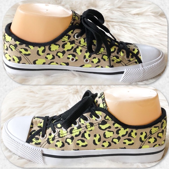Just Be Neon Leopard Print Sneakers - Picture 4 of 6